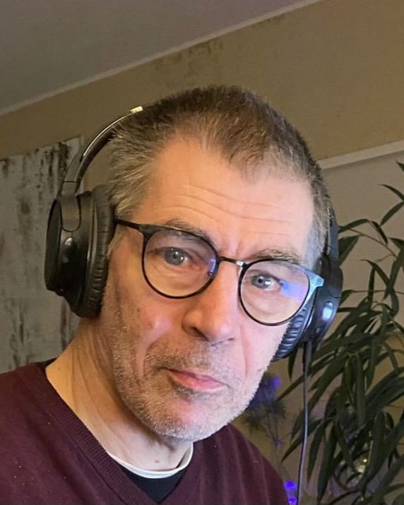 DJ
